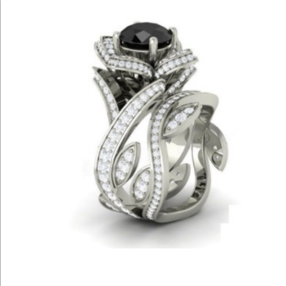 Rose 🌹 ring with in black!